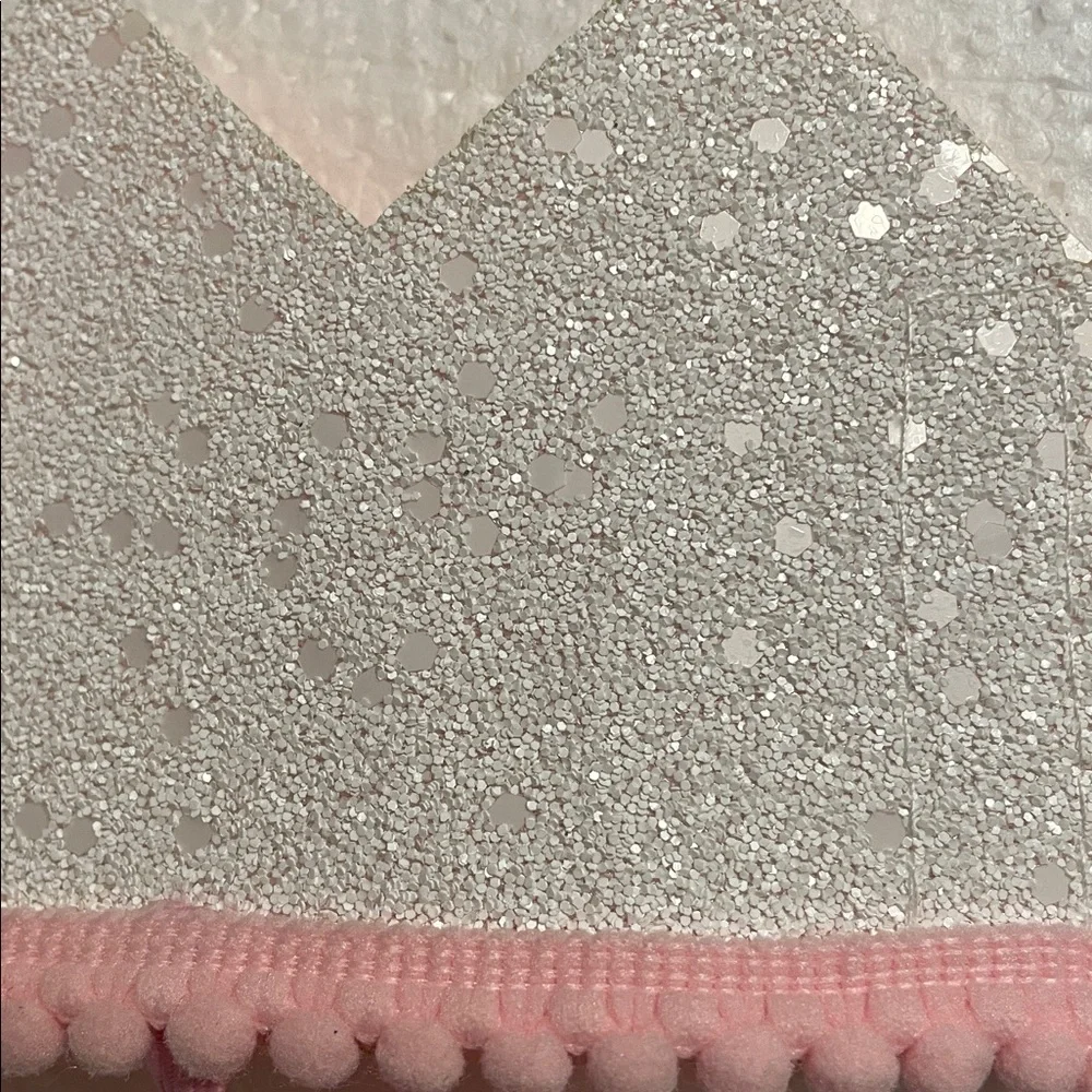 N/A pink white
